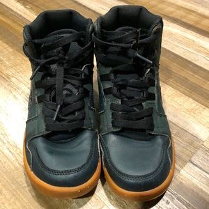 Cleaning kids closet